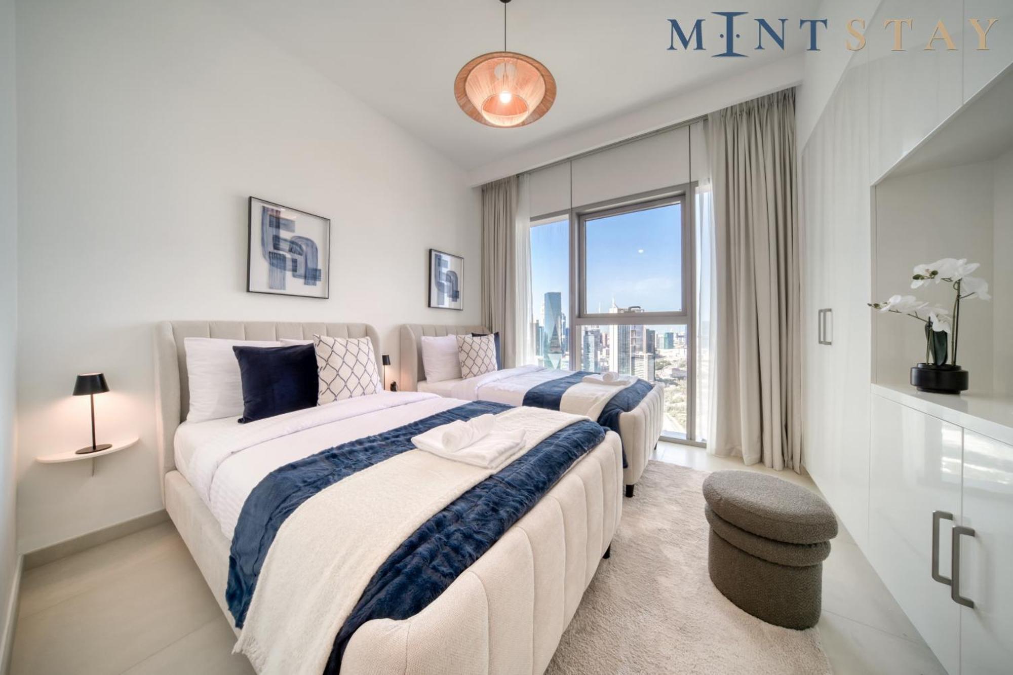 Downtown Views Ii View, Downtown - Mint * Dubai